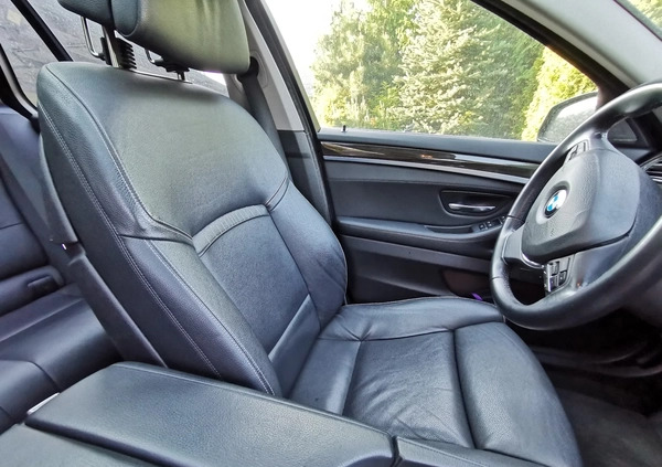 BMW Seria 5 cena 98000 przebieg: 159000, rok produkcji 2014 z Warszawa małe 211